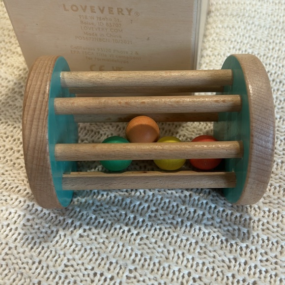 Lovevery hide and find drop box baby toy & Montessori rolling rattle - Picture 6 of 6